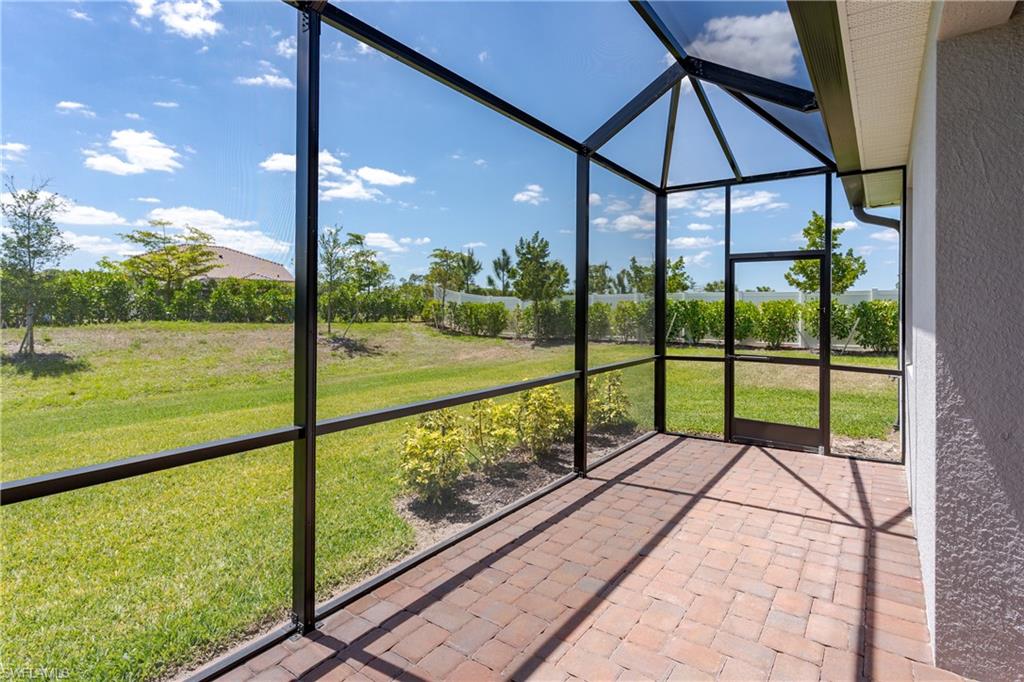 2140 Dragonfruit Way Property Photo 13