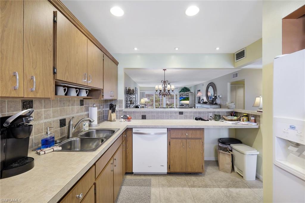 169 S Collier Blvd # H204 Property Photo 11