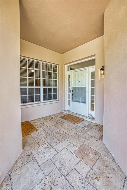 5482 Peppertree Dr Property Photo 7