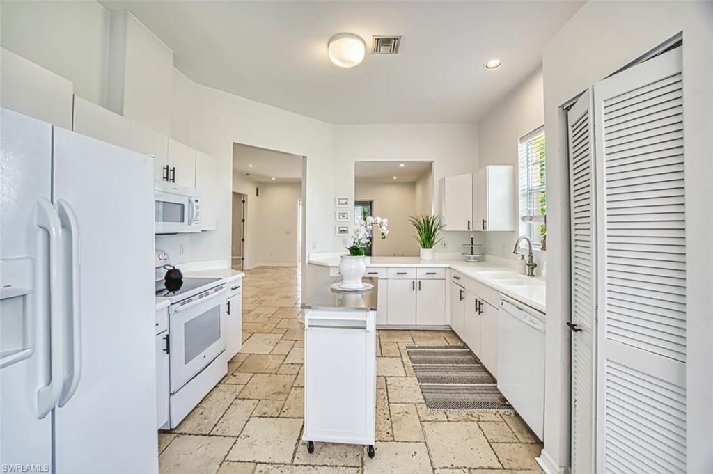 5482 Peppertree Dr Property Photo 11