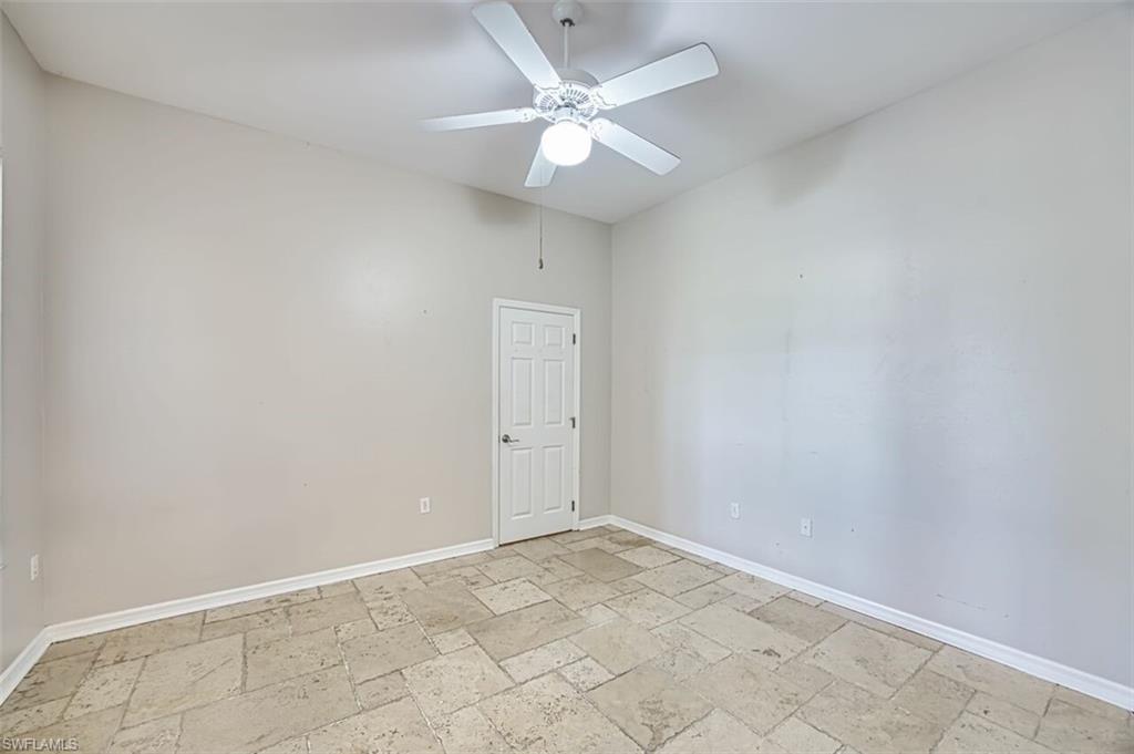 5482 Peppertree Dr Property Photo 27