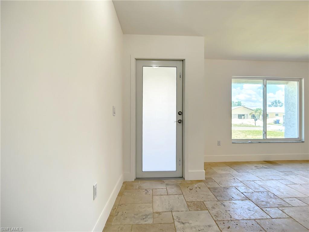 6049 Perthshire Ln Property Photo 3