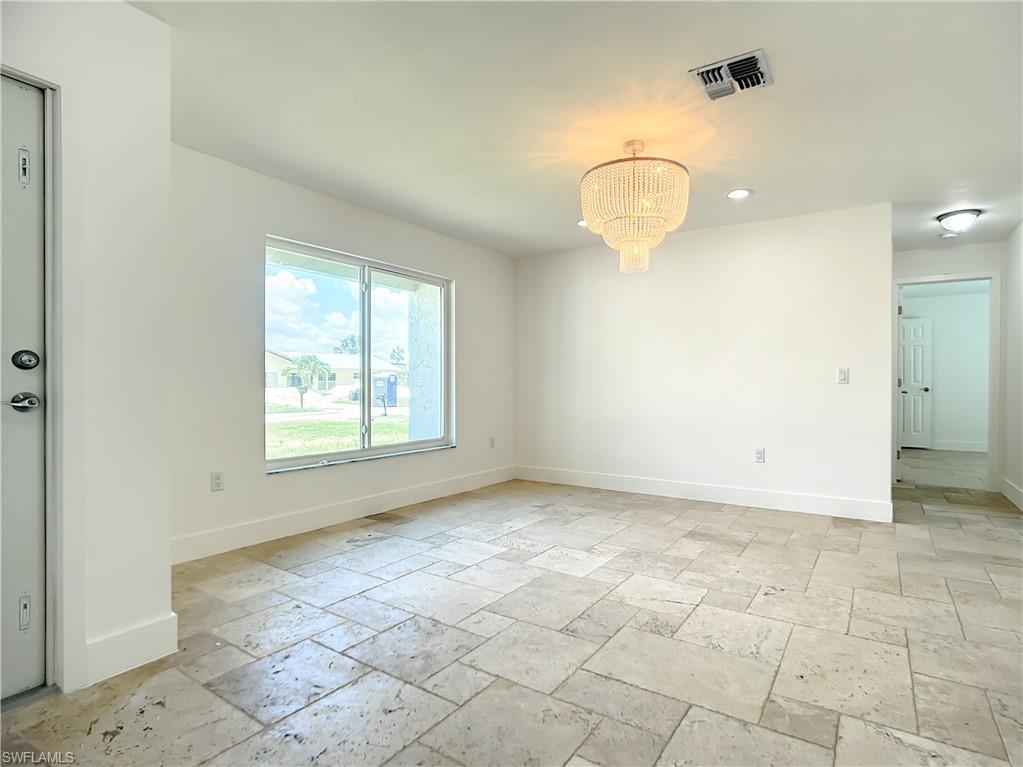 6049 Perthshire Ln Property Photo 4