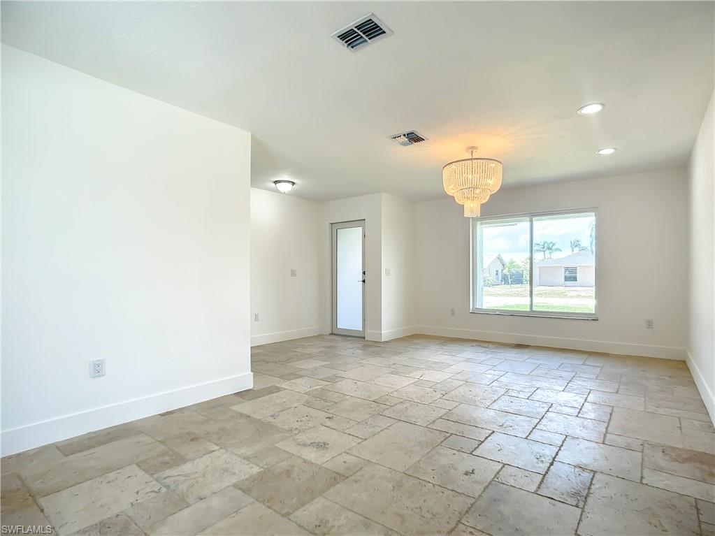 6049 Perthshire Ln Property Photo 8