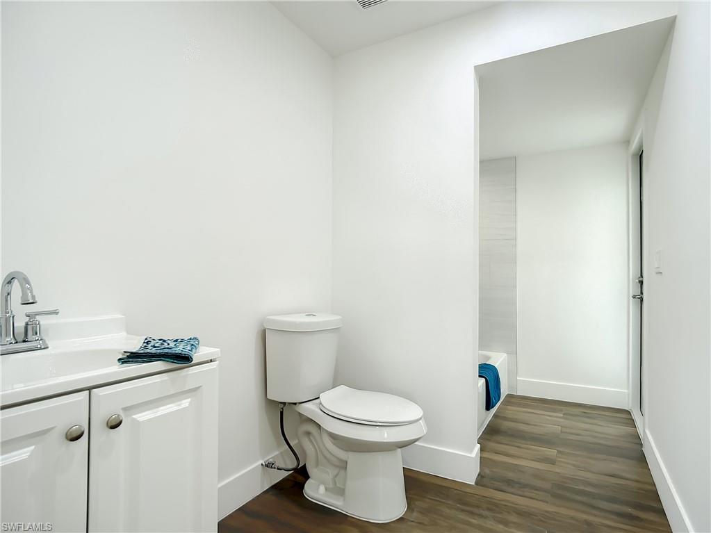 6049 Perthshire Ln Property Photo 25