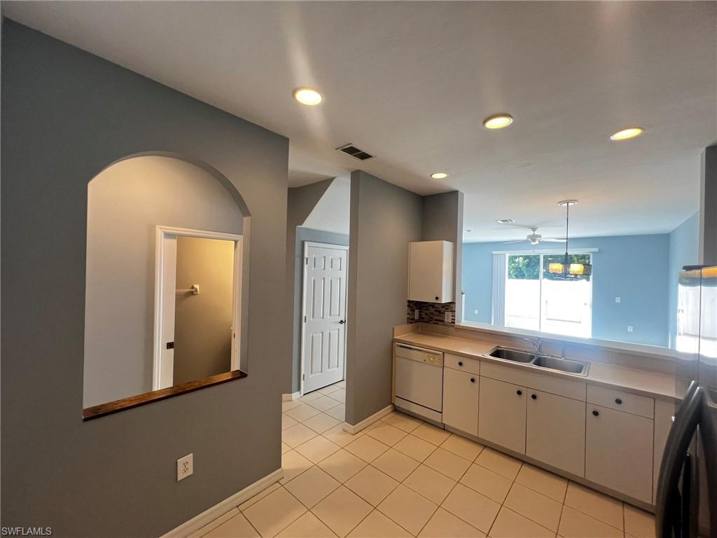 3624 Pine Oak Cir # 105 Property Photo 3
