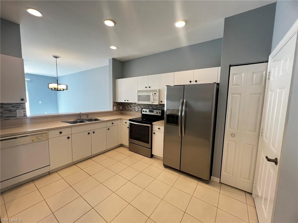 3624 Pine Oak Cir # 105 Property Photo 4