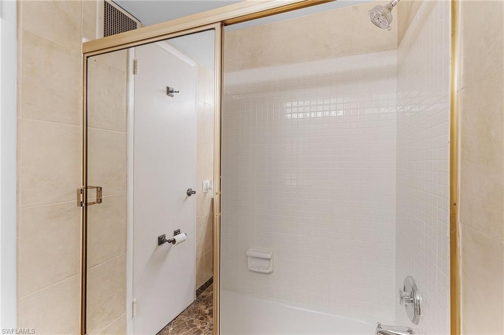 1900 Clifford St # 403 Property Photo 12