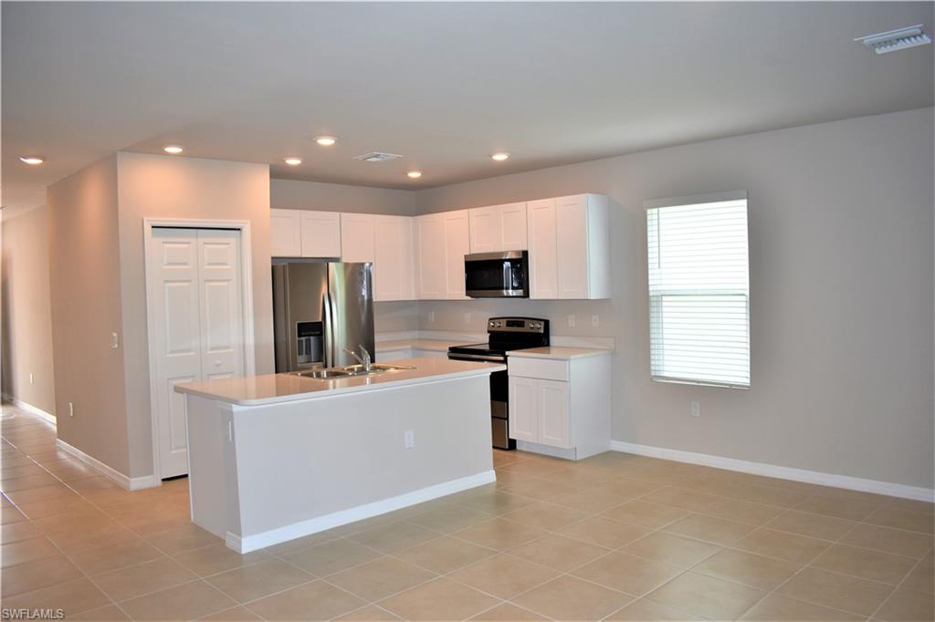 15469 Wildflower Cir Property Photo 3