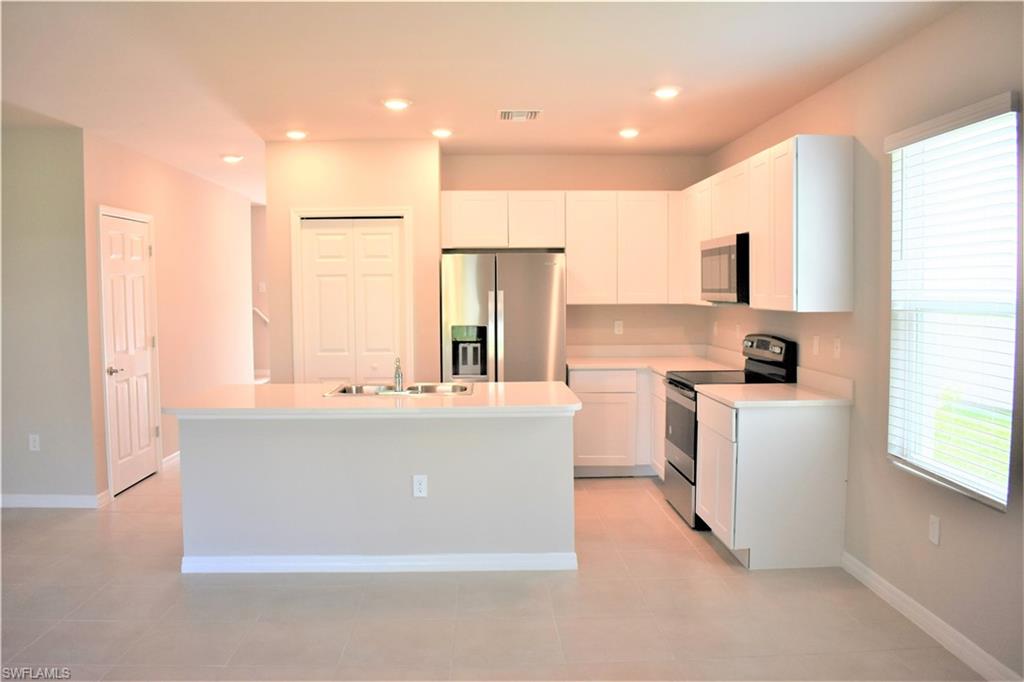 15469 Wildflower Cir Property Photo 4