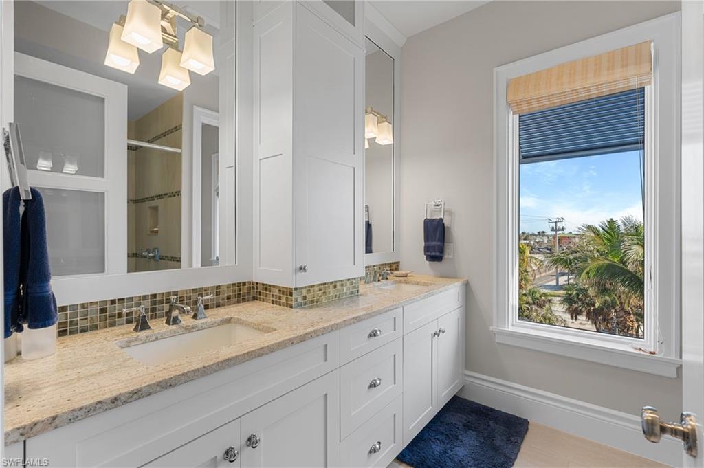 5230 Estero Blvd # 6 Property Photo 26
