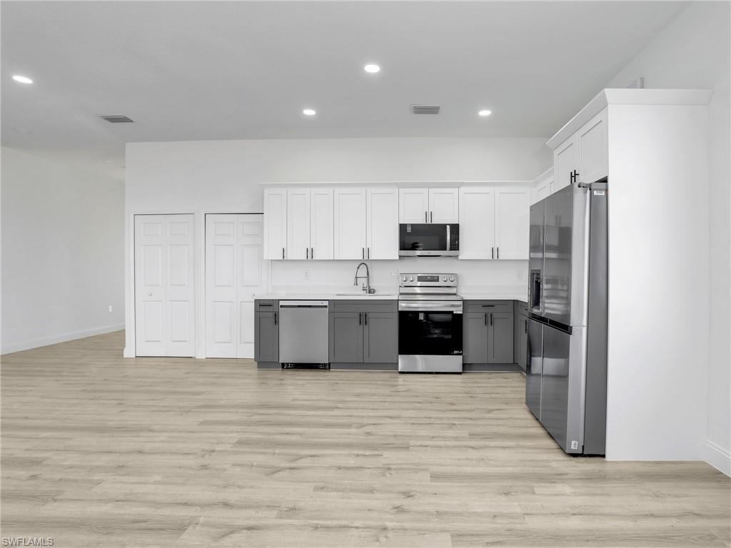 633 Cane St E Property Photo 10