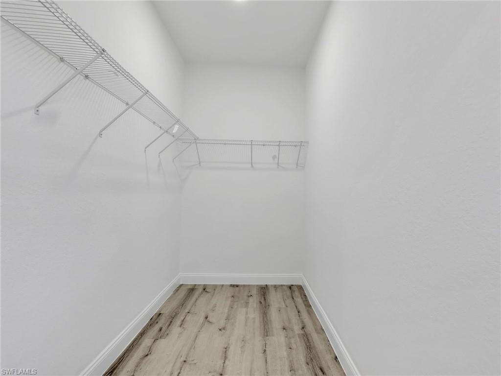 633 Cane St E Property Photo 15
