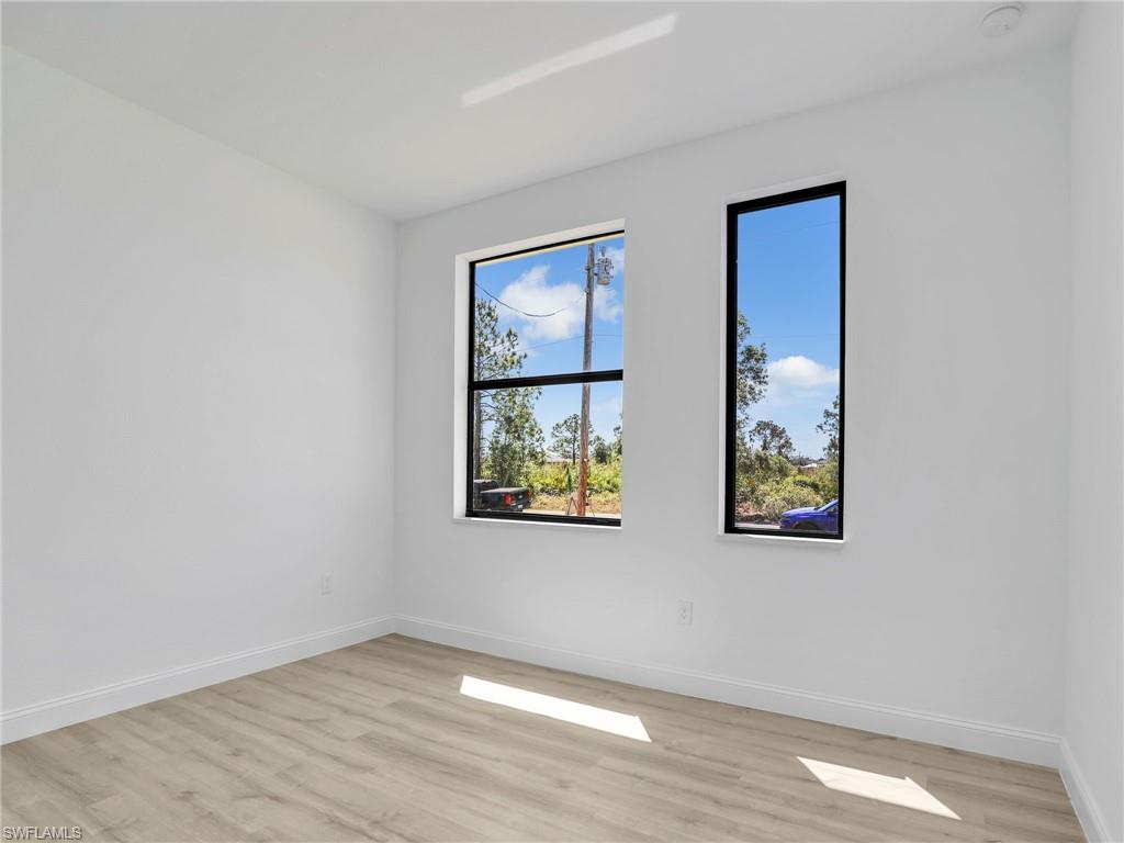 633 Cane St E Property Photo 17