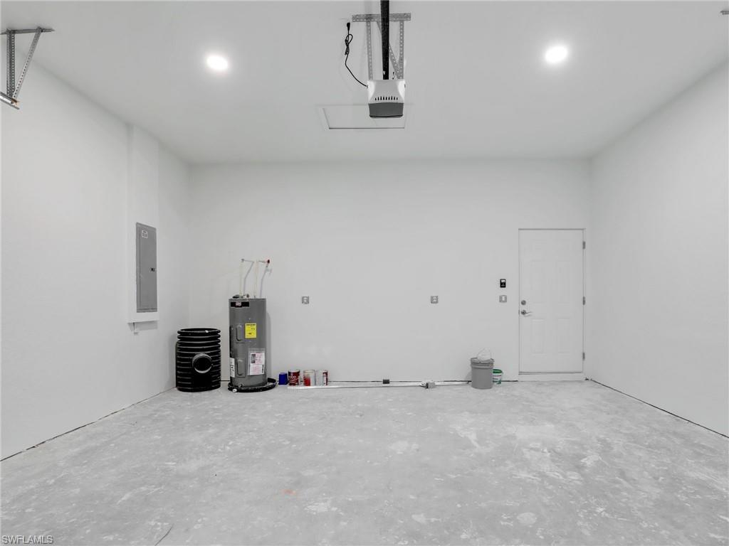 633 Cane St E Property Photo 23