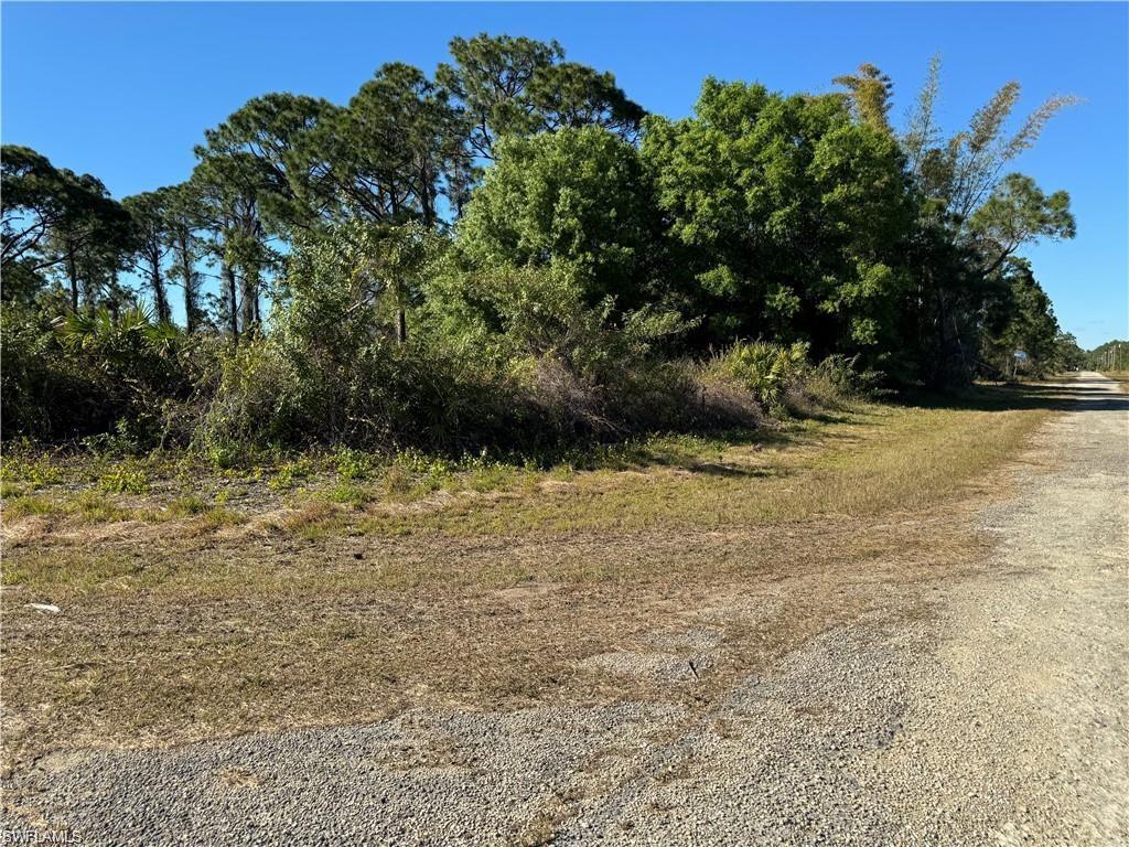 1069 Barrs St E Property Photo 1