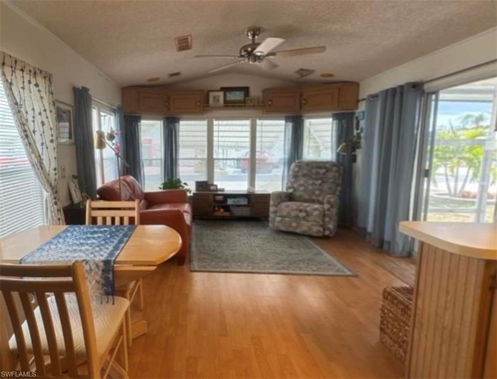 3256 Debbie Ln Property Photo 4