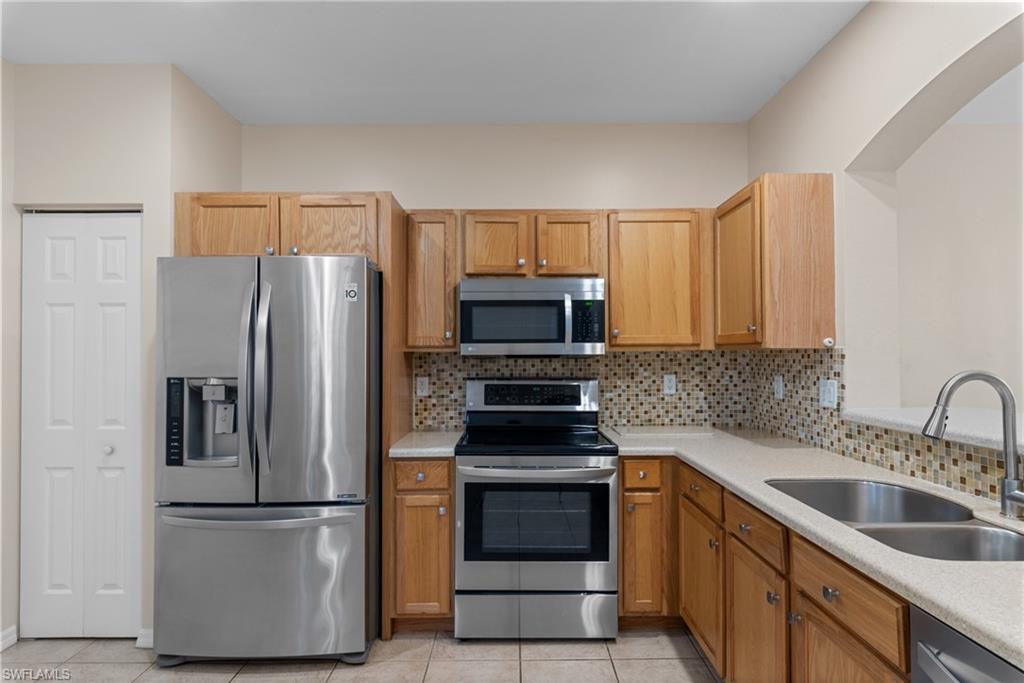 10033 Salina St Property Photo 4