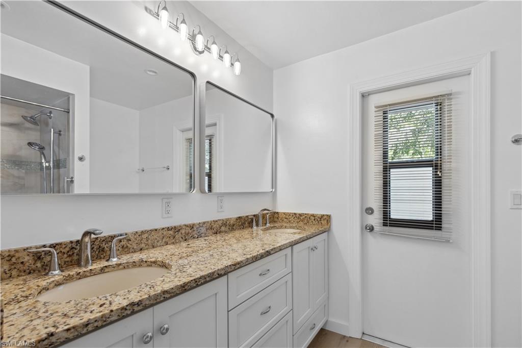 2213 Royal Ln Property Photo 22