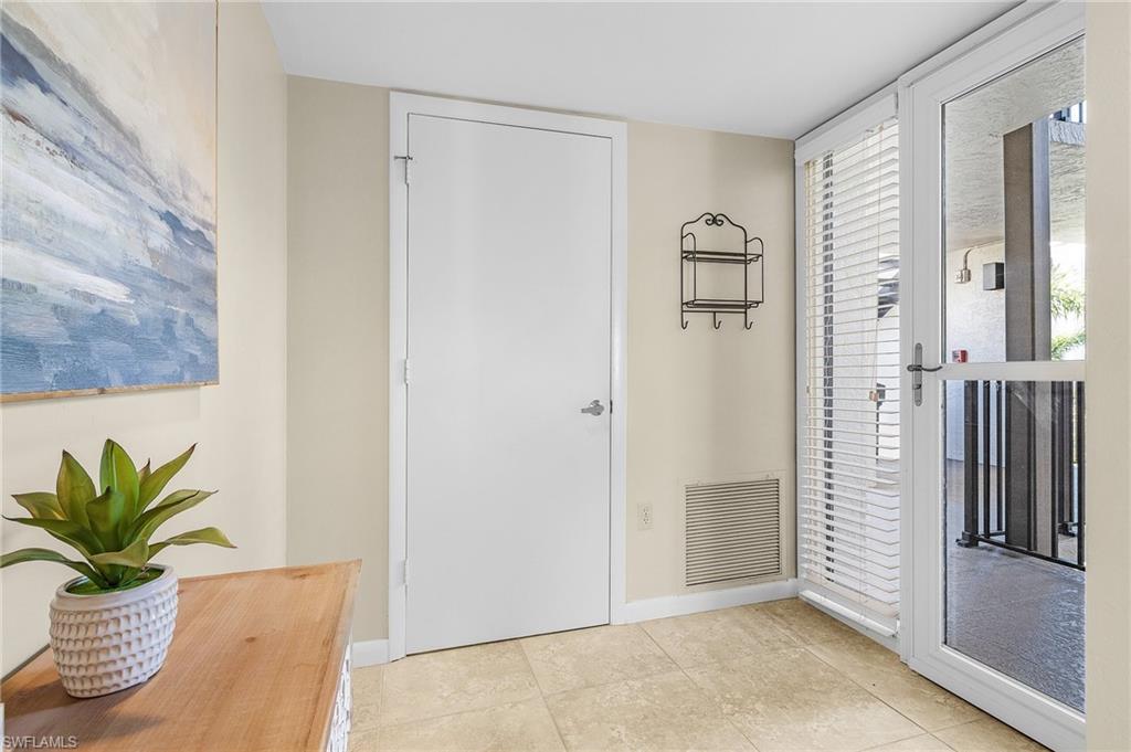 4160 Steamboat Bend E # 406 Property Photo 4