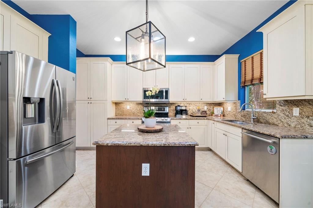 6717 Marbella Ln Property Photo 8