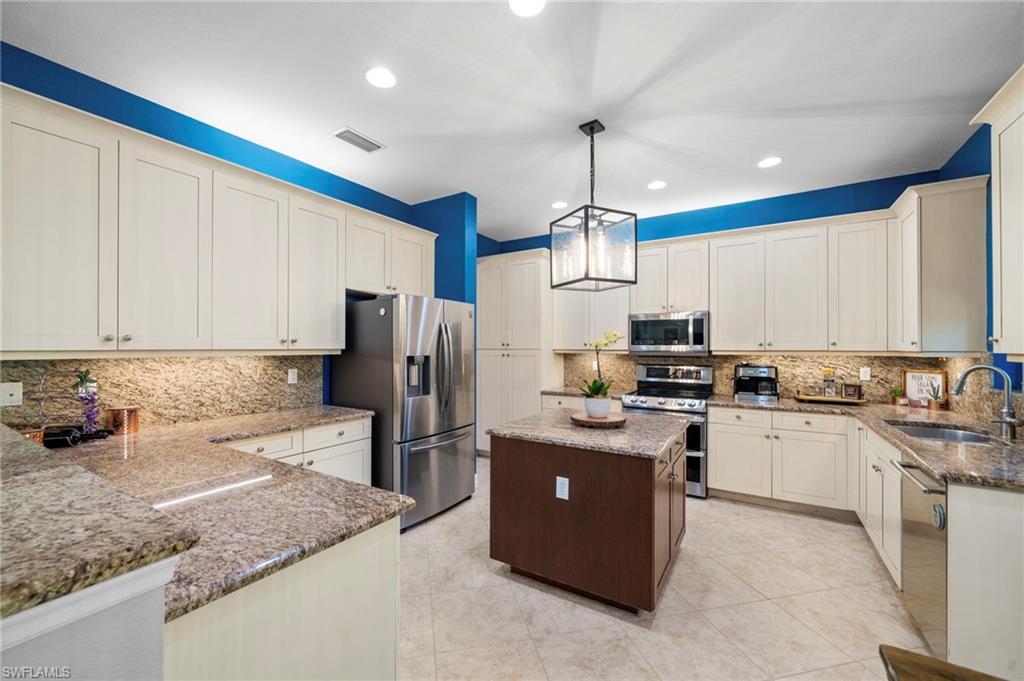 6717 Marbella Ln Property Photo 9