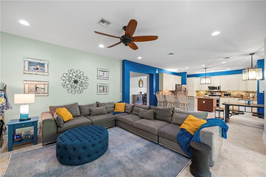 6717 Marbella Ln Property Photo 14
