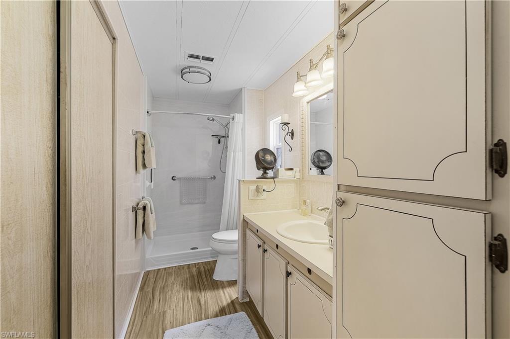 4931 Gulfgate Ln Property Photo 16
