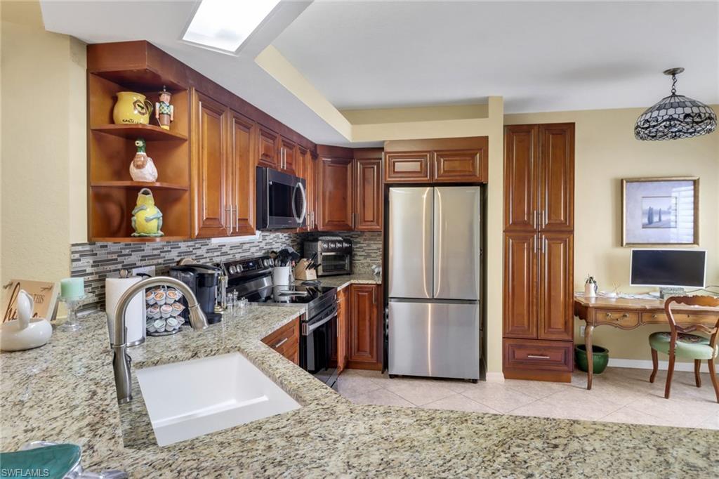 6940 Satinleaf Rd N # 102 Property Photo 5