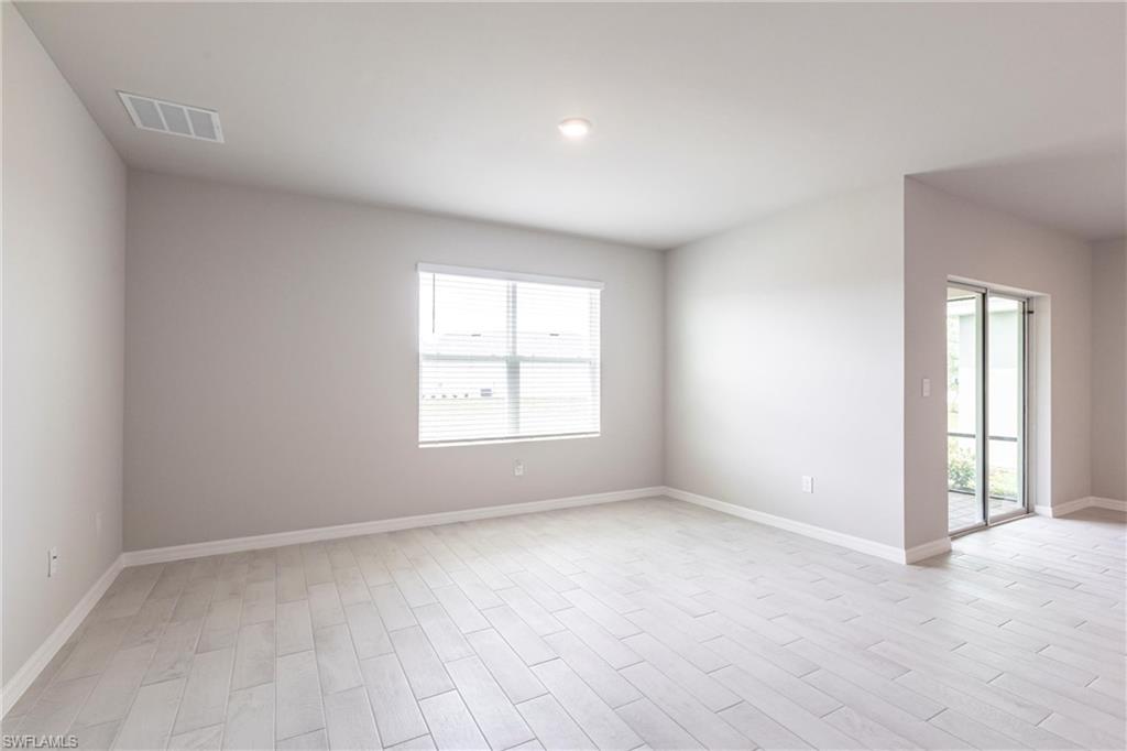 20241 Camino Torcido Loop Property Photo 5