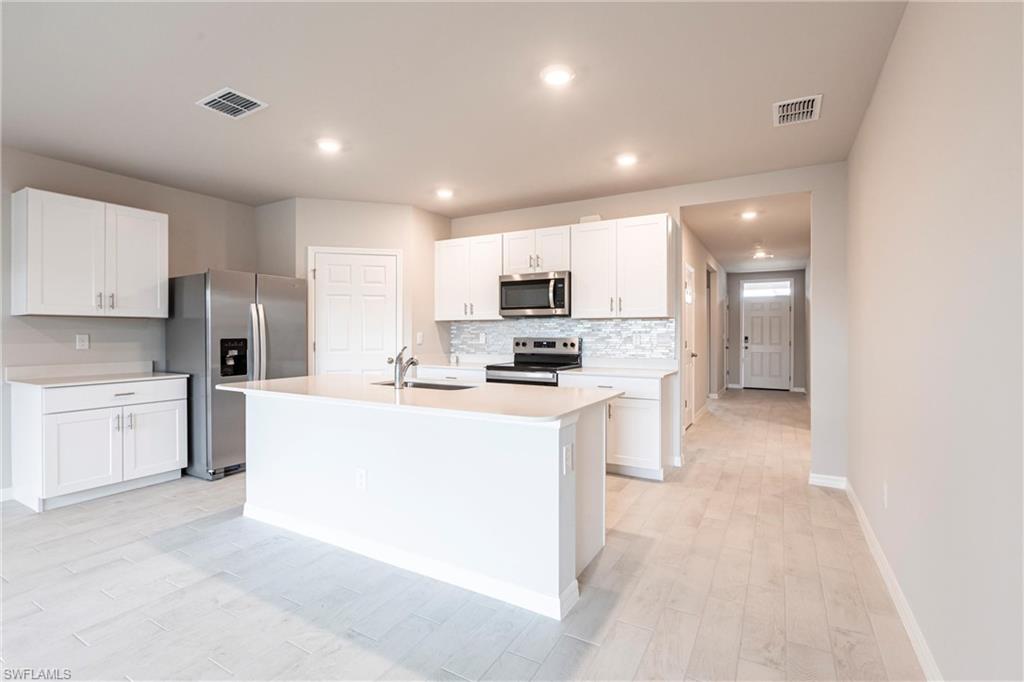 20241 Camino Torcido Loop Property Photo 9