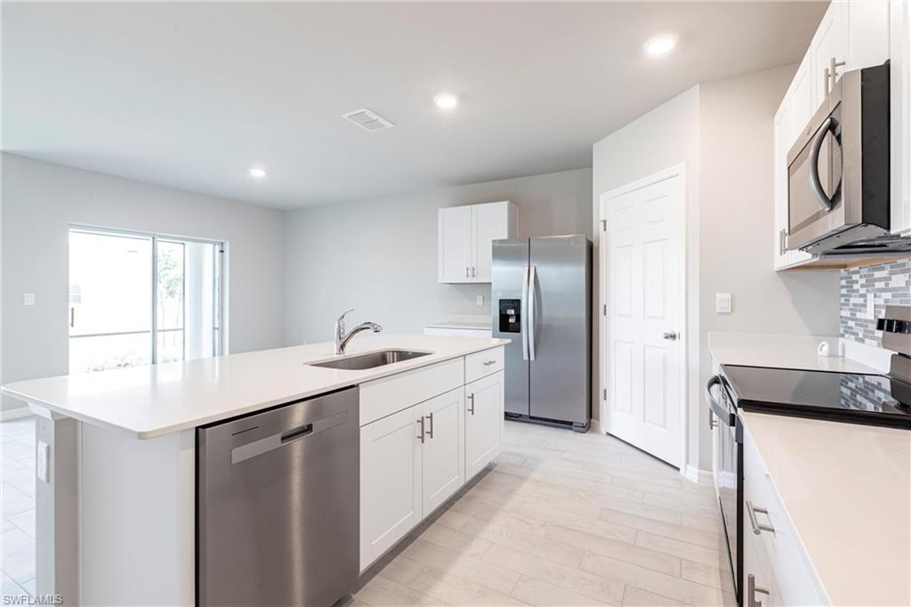 20241 Camino Torcido Loop Property Photo 11