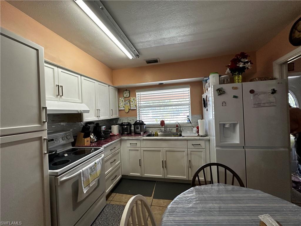110 Clayton Ave Property Photo 9