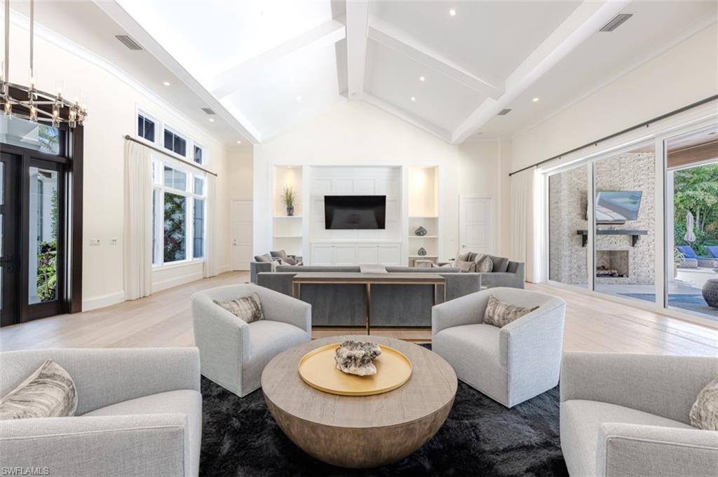 702 Bobwhite Ln Property Photo 4