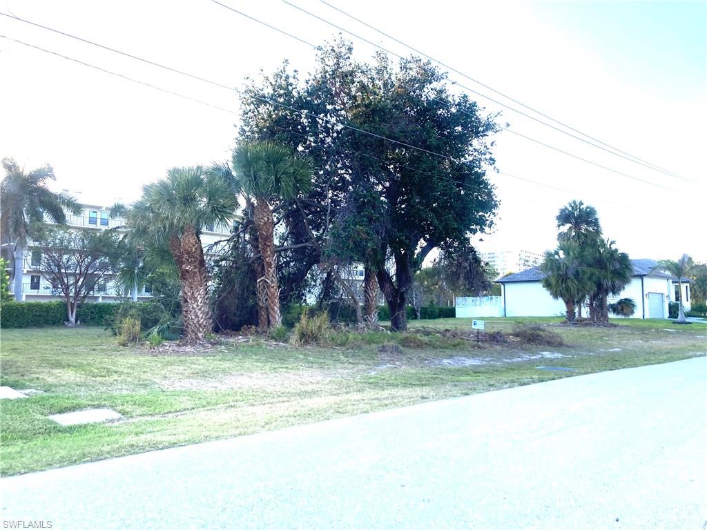 748 Seagrape DR Property Photo 1