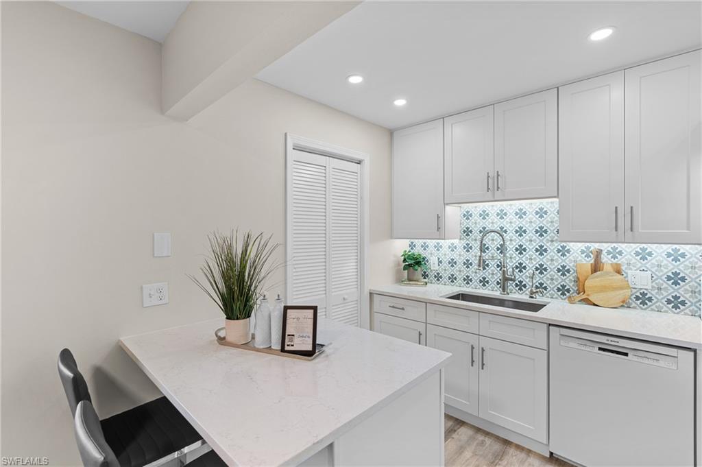 788 Park Shore Dr # F17 Property Photo 16