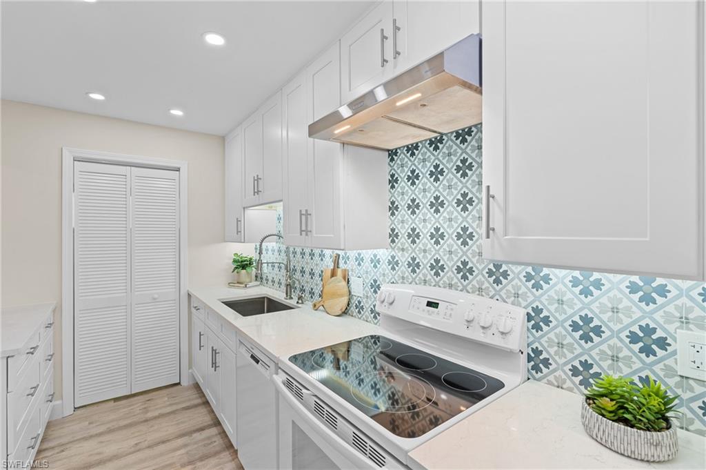 788 Park Shore Dr # F17 Property Photo 19