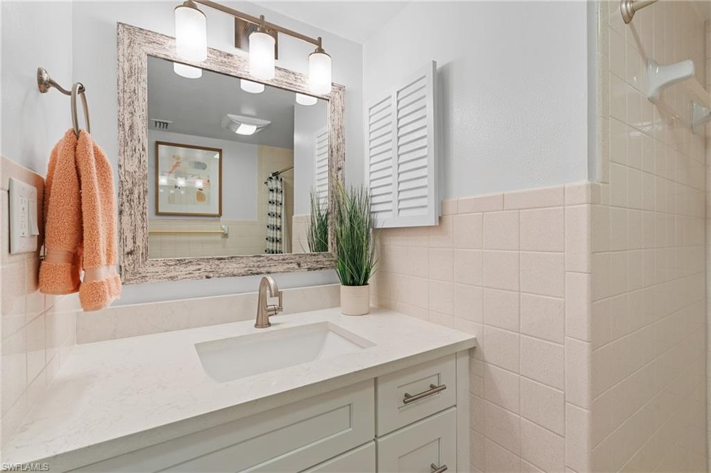 788 Park Shore Dr # F17 Property Photo 21
