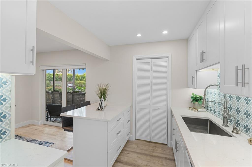 788 Park Shore Dr # F17 Property Photo 23