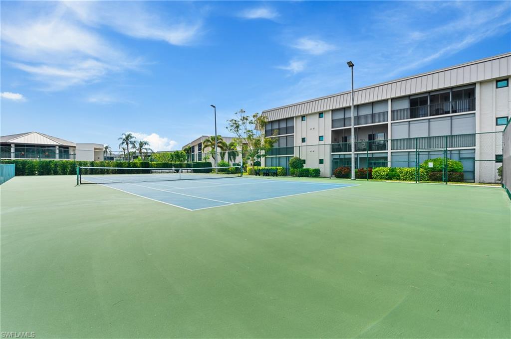788 Park Shore Dr # F17 Property Photo 37