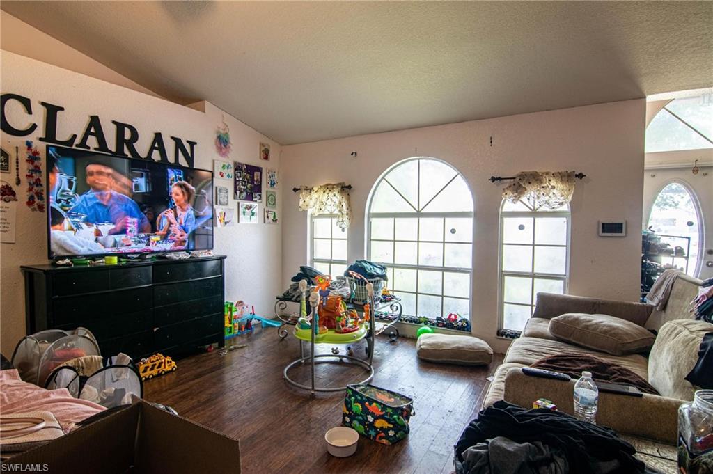 1412 Ne 1st St Property Photo 4