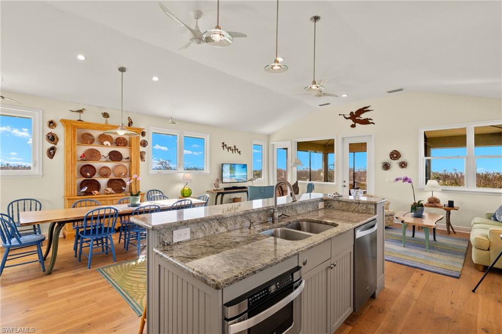 2190 Camino Del Mar Dr Property Photo 8