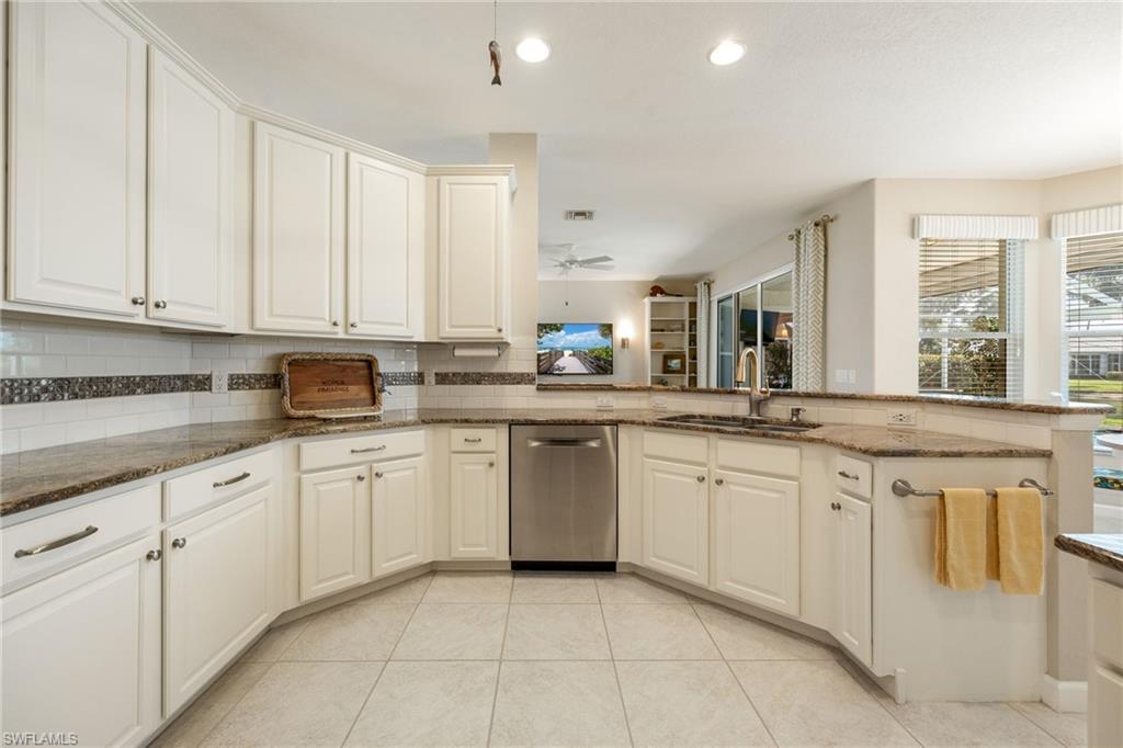 13990 Reflection Lakes Dr Property Photo 10