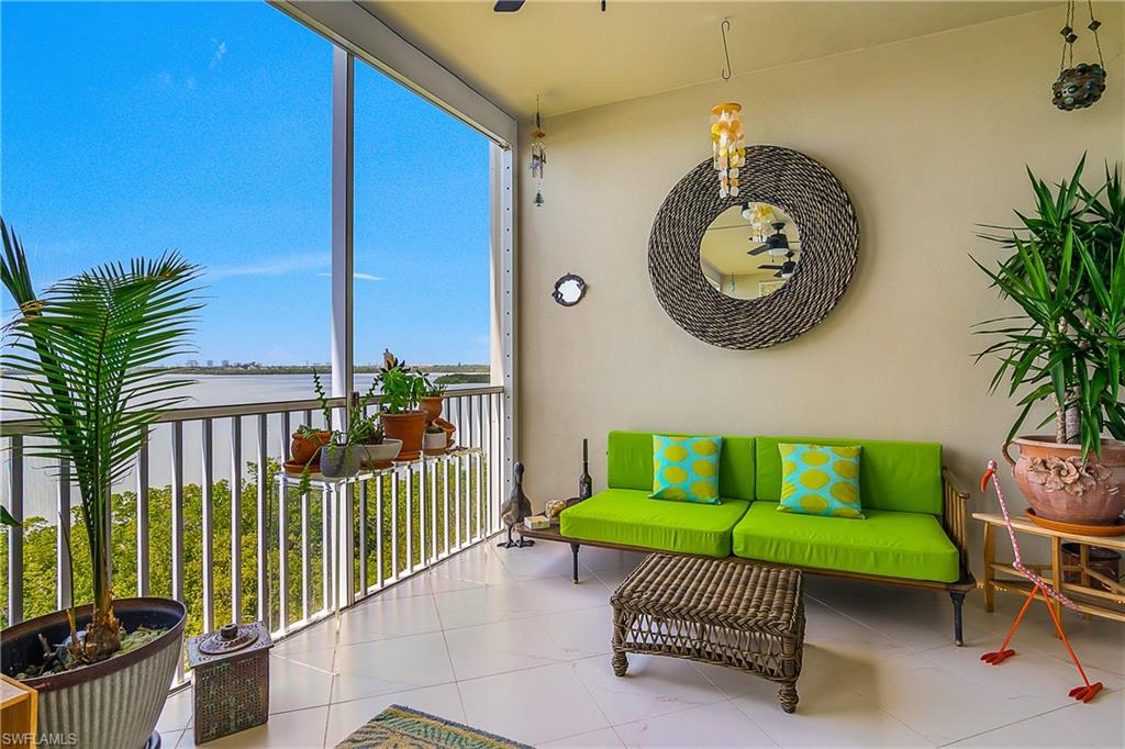 337 Vintage Bay Dr # D28 Property Photo 3