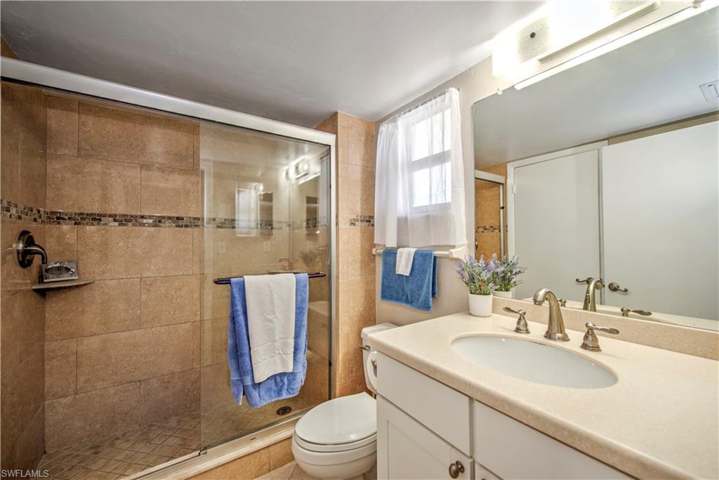 1027 Anglers Cv # B502 Property Photo 8