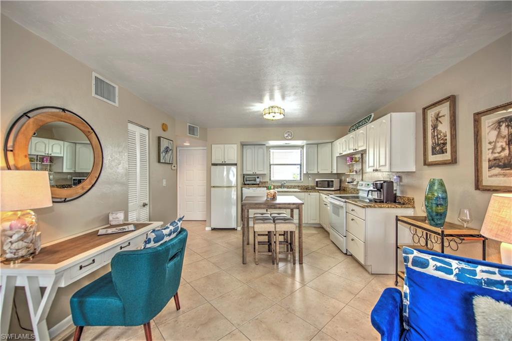 1027 Anglers Cv # B502 Property Photo 12