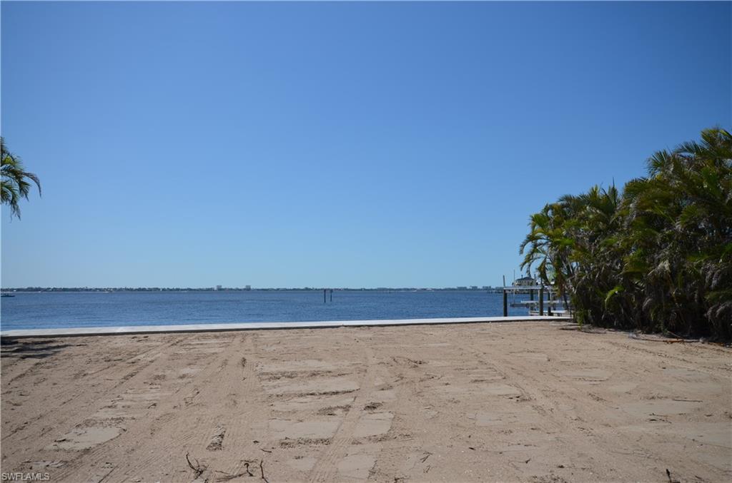 228 Bayshore Dr Property Photo 3