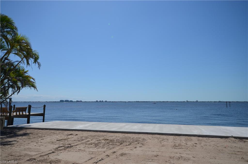 228 Bayshore Dr Property Photo 4