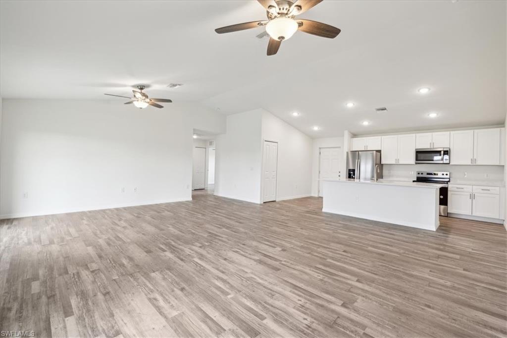 2104 Nw 16th Pl Property Photo 6