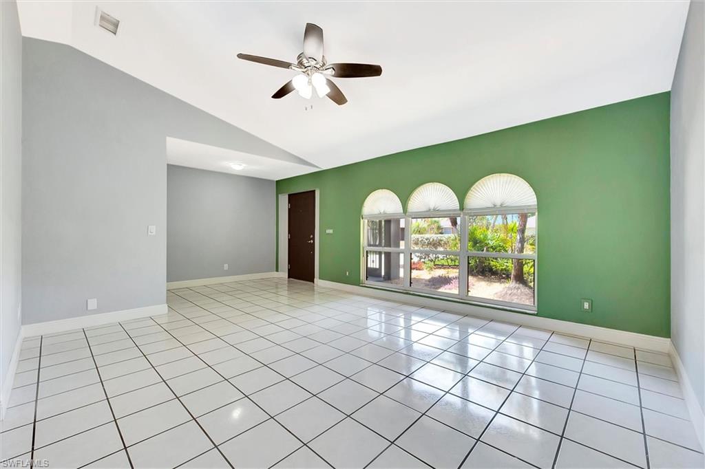 27375 Imperial Oaks Cir Property Photo 3